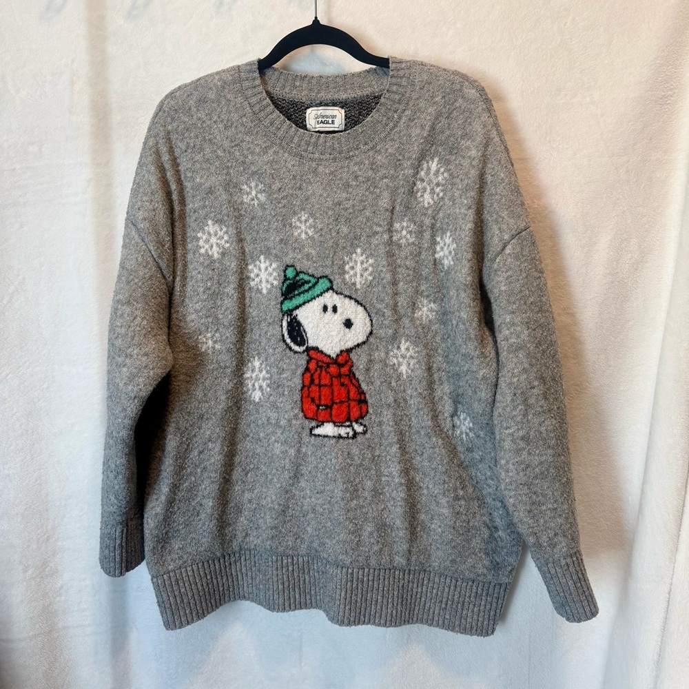 American Eagle Medium Snoopy Oversized Sweater - Whoa So Soft Gray Knit - Picture 4 of 11